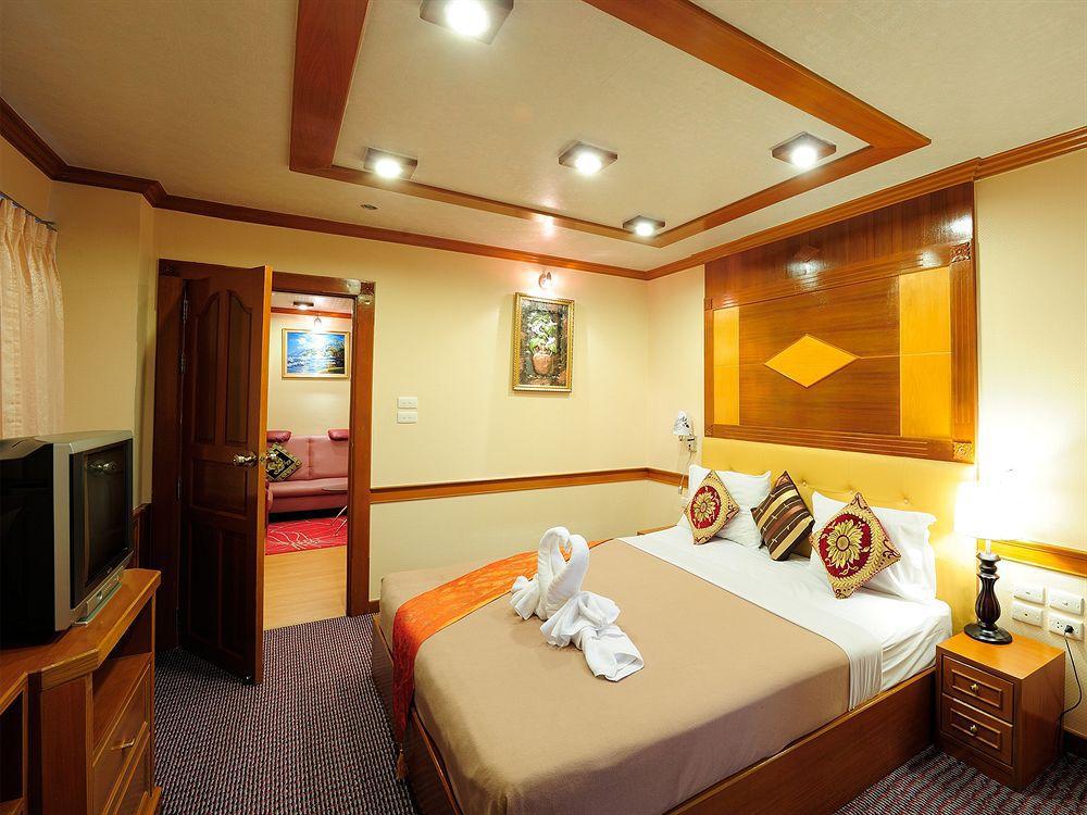 Oyo 796 Paradise Sukhumvit Hotel Bangkok Exterior photo