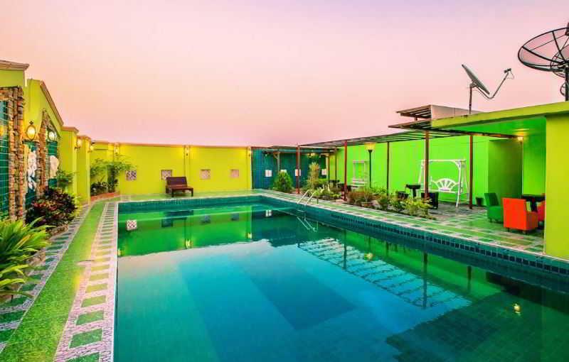 Oyo 796 Paradise Sukhumvit Hotel Bangkok Exterior photo
