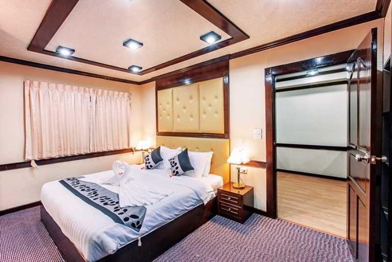 Oyo 796 Paradise Sukhumvit Hotel Bangkok Exterior photo