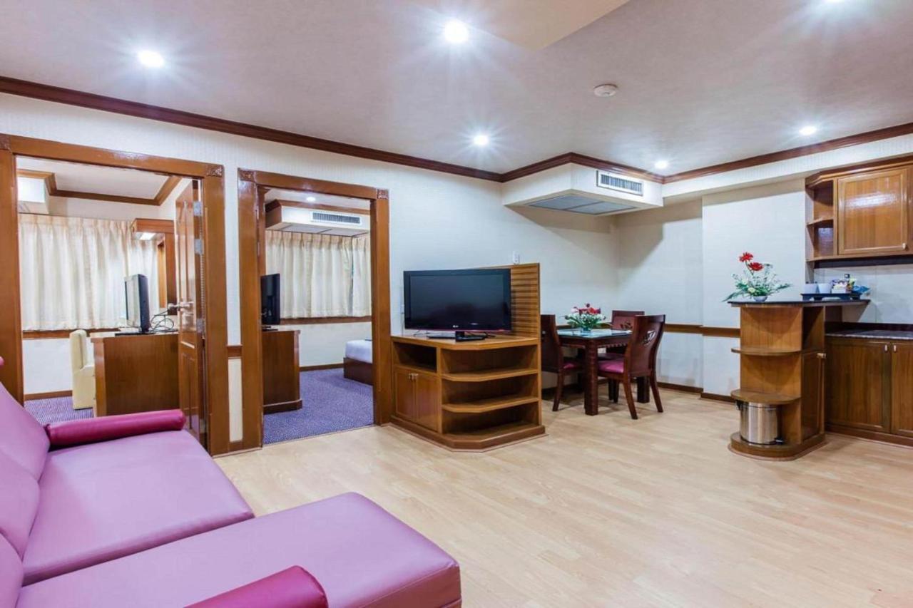 Oyo 796 Paradise Sukhumvit Hotel Bangkok Exterior photo