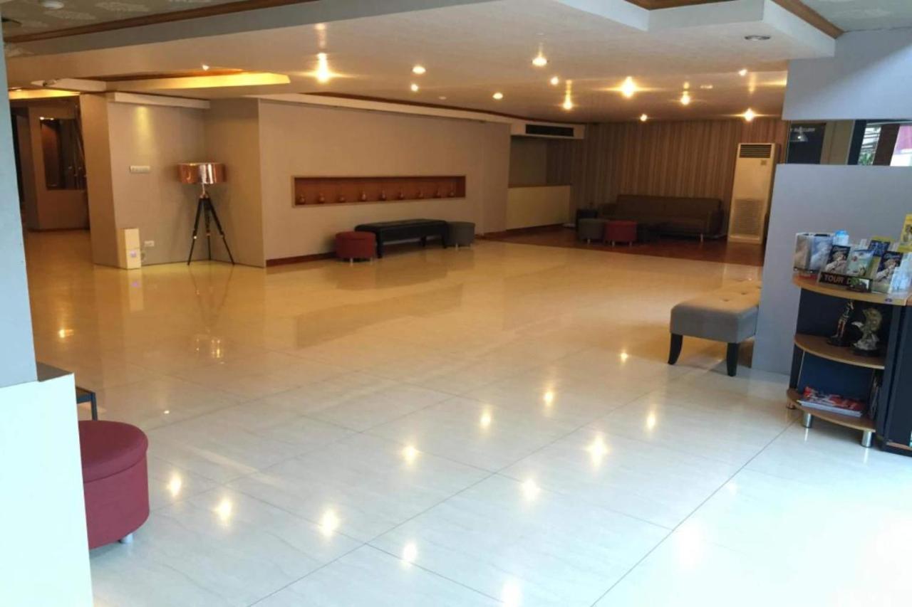 Oyo 796 Paradise Sukhumvit Hotel Bangkok Exterior photo